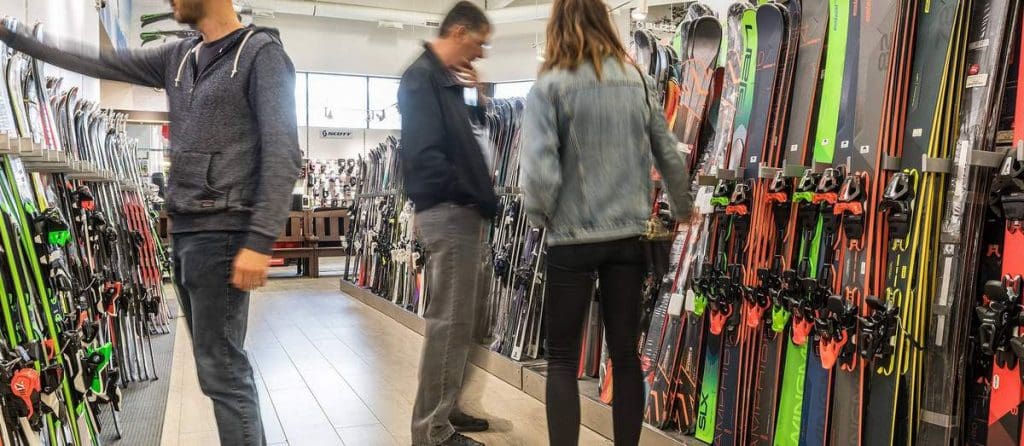 Acheter des skis et des snowboards à Courchevel